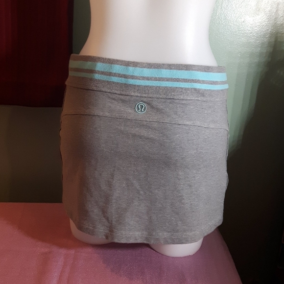 size 4 lululemon athletics work out tennis skirt - Picture 4 of 11